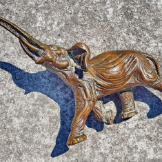 F355-A-Statuie veche Elefant in miscare bronz masiv foarte bine realizata.