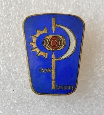 1968 EXPOZITIE - Insigna Intreprinderii de Targuri si Expozitii din cadrul Camerei de Comert a Romaniei, din metal emailat