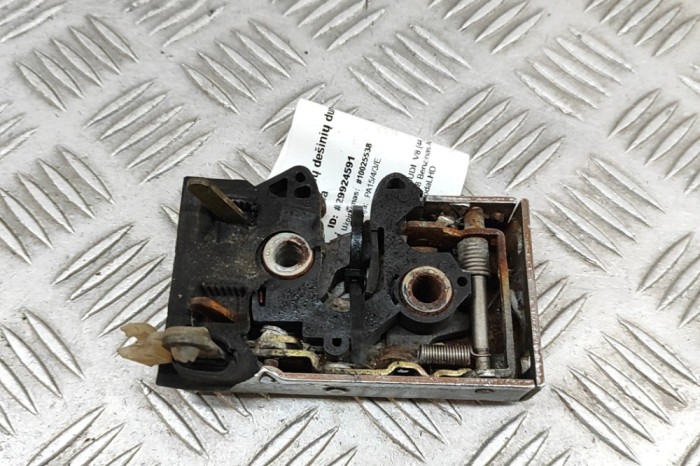 &Icirc;ncuietoare ușă dreapta față AUDI V8 44_, 4C_ 1988 OEM: 443837016R 29924591