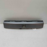 Ornament lampa număr de &icirc;nmatriculare PEUGEOT 2008 II 2021 OEM: 9828080180,9828080080 28136731