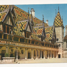 FR2 -Carte Postala - FRANTA -Beaune, Hotel Dieu-Cour d'Honneur, circulata 1974