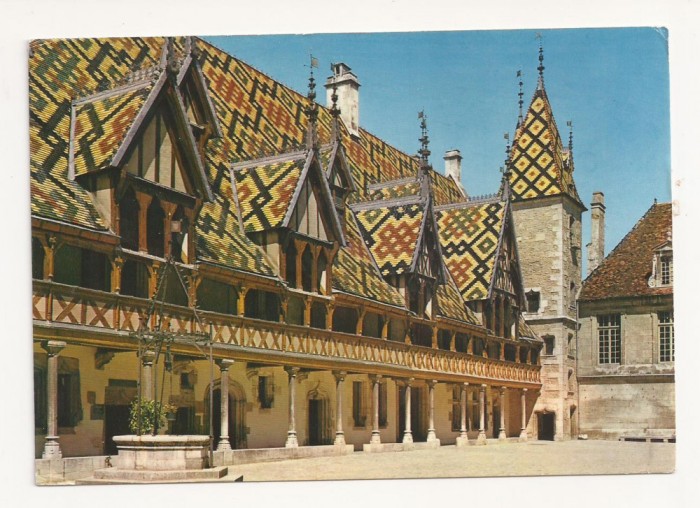 FR2 -Carte Postala - FRANTA -Beaune, Hotel Dieu-Cour d&#039;Honneur, circulata 1974