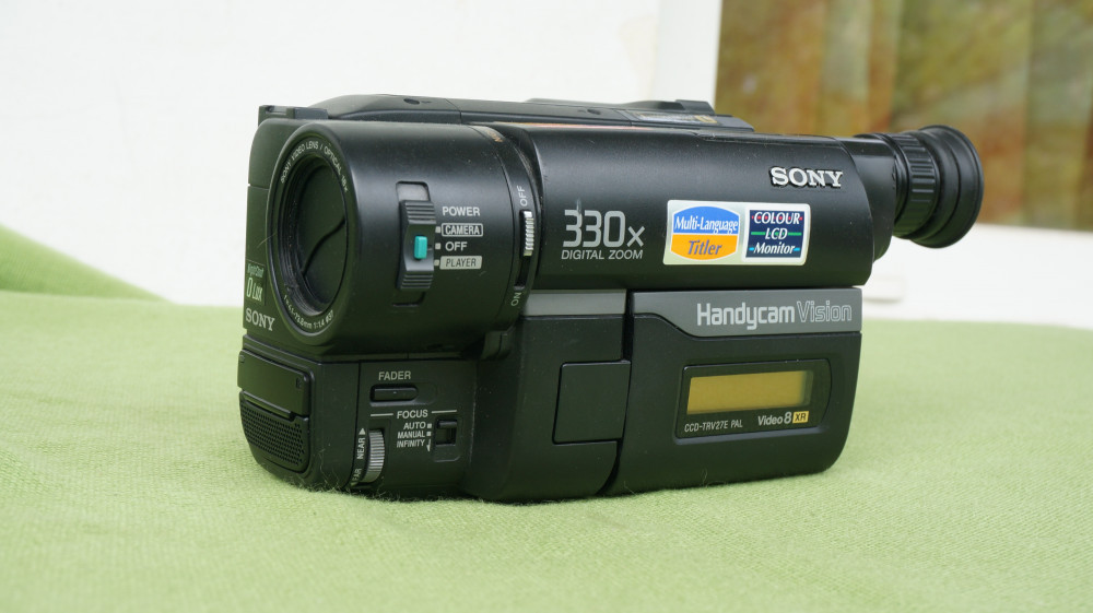 Camera video SONY DCR-TRV24 Hi8 XR, Mini DV, CCD, 30-40x | Okazii.ro
