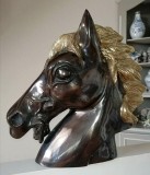 Superba sculptură din bronz cap de cal realizată &icirc;n stilul Art-Deco,piesa cu o lucrătură de o foarte mare finețe