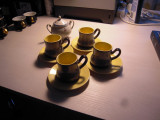 LOT de 4 cescute cu farfurie pentru ceai/cafea si o zaharnita din portelan