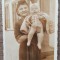 Femeie cu copil in brate, Macin 1942// foto tip CP