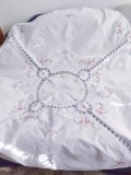 Față de masă rotundă vintage, deosebitaă