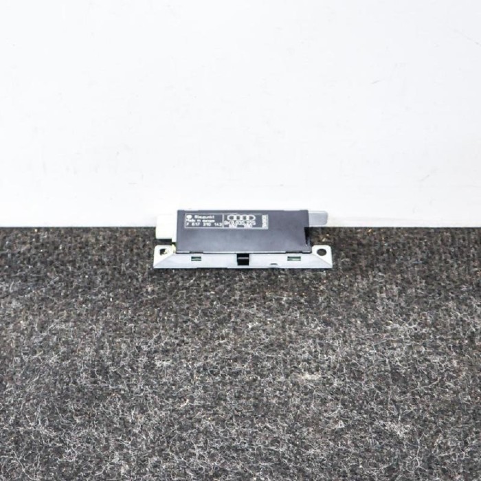 Amplificator de antena AUDI A4 Avant 8K5, B8 2010 OEM: 8K9035225,7617310143 | 2940725