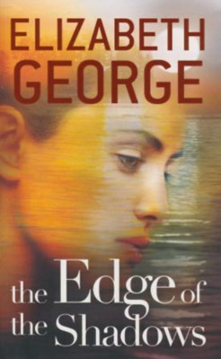 The Edge of the Shadows - Elizabeth George foto