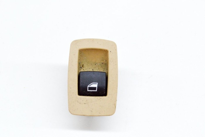 Buton geam ușă dreapta spate BMW 3 F30, F80 2013 OEM: 9241648 13331091