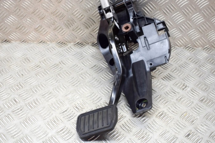 Pedala de fr&acirc;nă TESLA MODEL 3 2021 OEM: 1044692-00-D 14977328