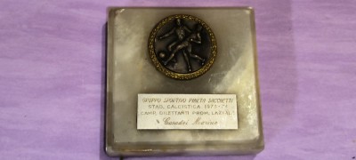 MEDALIE PLACHETA SPORTIVA INCASTRATA IN MARMURA foto