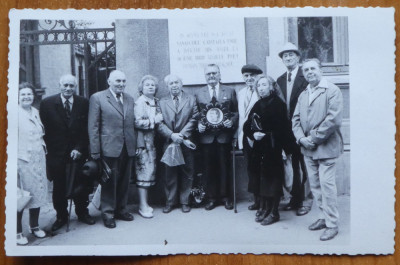 Autografe pe 2 foto ale lui Dan Smantanescu la centenarul mortii lui M. Eminescu foto