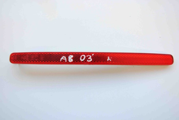 Reflector bara de protecție st&acirc;nga spate AUDI A8 D3 4E2, 4E8 2003 OEM: 4E0945105 1766989