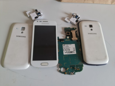 Componente Samsung Galaxy S7560 din dezmembrari placa de baza ecran foto