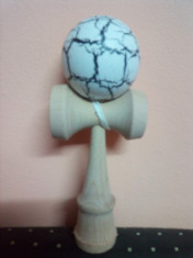 Kendama Semi Crack la cutie foto