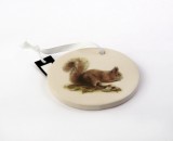 Cumpara ieftin Decoratiune Craciun - Porcelain Disk on String-Squirrel, 8cm | Drescher