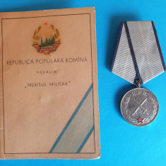 Lot Medalie si brevet 1954 Medalia Meritul Militar clasa a 2a RPR ofiter CAPITAN