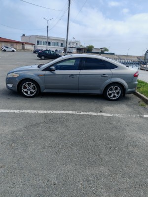V&amp;acirc;nd Ford Mondeo Mk4 foto