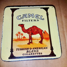 C118-CAMEL Cutie Tigarete veche Turkish-American stare buna. Metal lito color.
