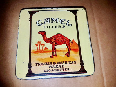 C118-CAMEL Cutie Tigarete veche Turkish-American stare buna. Metal lito color. foto