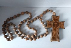 * Rozar / rozariu mare de lemn, de perete, cu cruce sculptata,