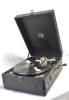 Patefon / gramofon portabil HIS MASTER&rsquo;S VOICE (HMV) &ndash; Model 97B, Marea Britanie, cca.1935 &ndash; funcțional