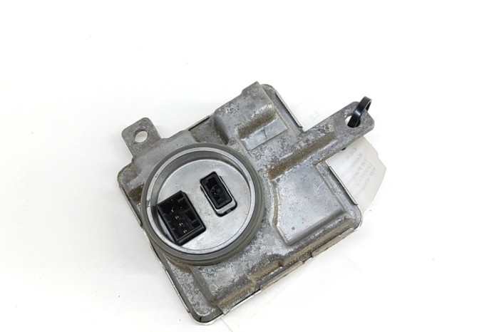 Unitate de control lumini xenon VW TOUAREG 7P5 2015 OEM: 8K0941597E 30370810