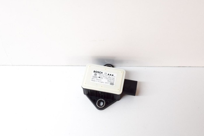 Senzor de accelerație AUDI A5 8T3 2013 OEM: 8R0907637B,0265005853 | 14622931