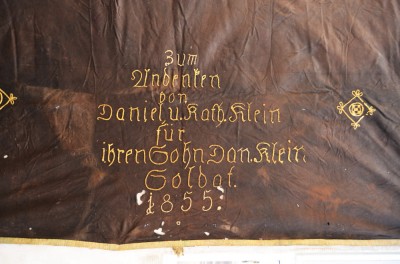 Peretar sasesc vechi lucrat manual cu tiv cu fie metalic auriu datat 1855 foto