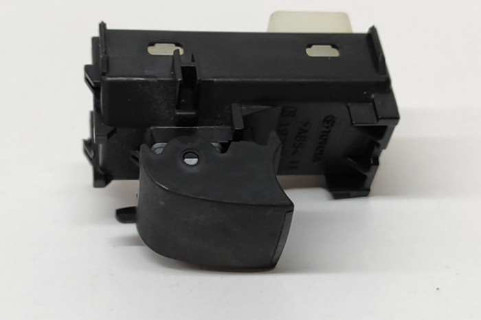 Buton geam ușă dreapta spate TOYOTA HILUX VIII Pick-up _N1_ 2019 OEM: 324-1J96,193324,84810-0D300 21640777