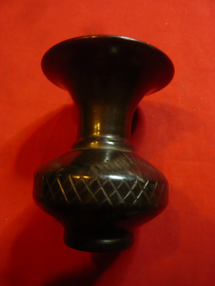 Vaza ceramica neagra de Marginea , h=8cm | Okazii.ro