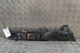 Suport aripa dreapta față LAND ROVER DISCOVERY V L462 2017 OEM: HY32-16150-AB,HY32-16150-AA 22827571