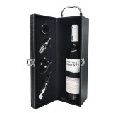 Cumpara ieftin Caseta eleganta din piele ecologica pentru o sticla si 4 accesorii pentru vin