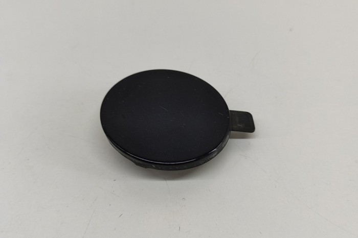 Capac c&acirc;rlig de remorcare bara de protecție față VW GOLF VII 5G1, BQ1, BE1, BE2 2015 OEM: 5G0807241A | 28827866