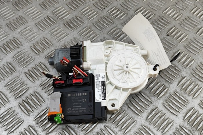 Motor macara geam ușă dreapta față PORSCHE CAYMAN 987 2006 OEM: 99762418103,F005S00146 31559357