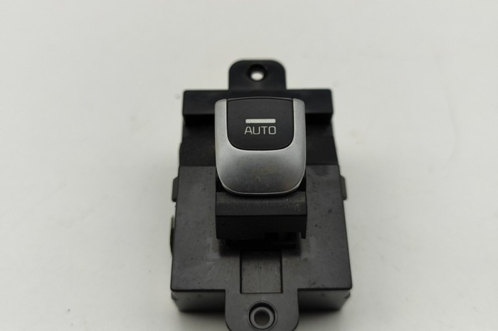 Buton geam ușă dreapta spate KIA OPTIMA Sportswagon 2019 OEM: 93580-D1AC0,93580-D1AC0-BYF | 31559190