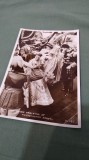 Cumpara ieftin CARTE POSTALA SUVENIR INCORONARE -- --SOSIREA REGINEI ELISABETA II A MARIII BRITANII LA ABATIA VESTMINSTER 1953 CIRCULATA