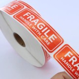 Set 500 etichete autoadezive , zFragile Handle with care, , pe rola