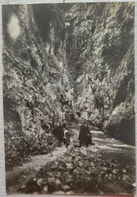 In pasul Bicaz// Foto Tr. Zaharie 1926 foto