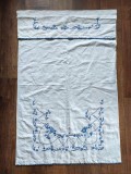 Draperie taraneasca rustica veche / prosop, cusatura broderie de mana pe panza groasa alba, 70cm x 106cm