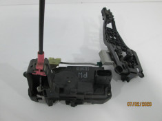 Broasca + suport maner usa dreapta spate Opel AStra H Berlina an 2004-2008 cod 13210739 foto