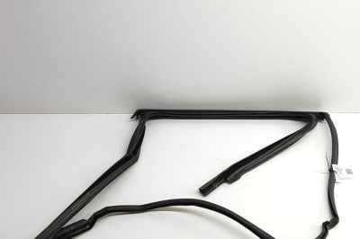 Bandou superior ușă st&amp;acirc;nga spate VW TOUAREG CR7 2023 OEM: 760839431 30763506 foto