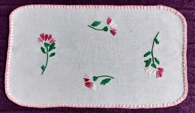 Mileu floral cu broderie plina, cusatura vintage de mana, vechime 50 ani foto