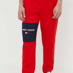 Tommy Jeans pantaloni de trening culoarea rosu, cu imprimeu