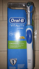 Periuta electrica oral b vitality noi foto