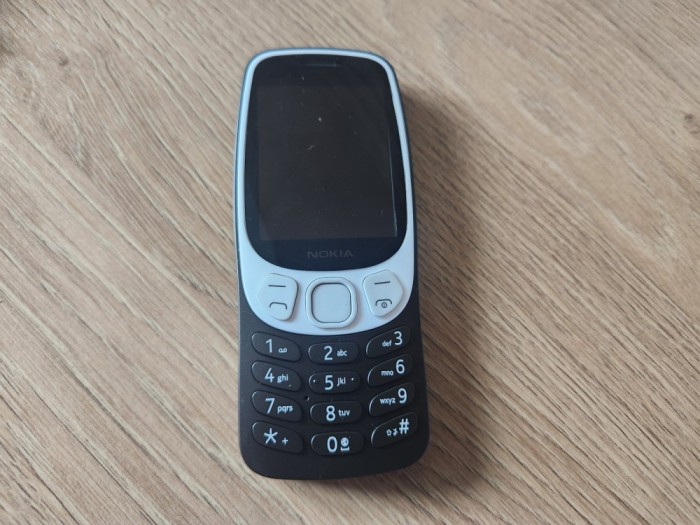 Telefon Mobil Nokia 3210 Dual SIM TA-1618 , negru , Ca Nou