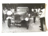 Rară! Fotografie originală 172 x 113 mm din anii 80 cu automobil de epoca participant la Raliul Automobile de Epoca