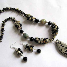 Set bijuterii colier, pandantiv si cercei, jasper dalmatian, agate, onix 19052