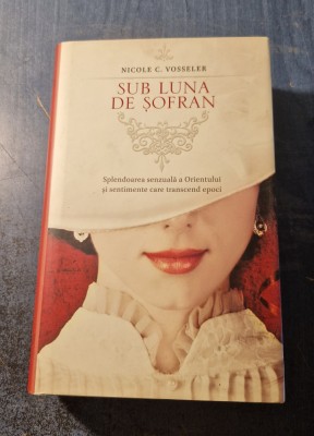 Sub luna de sofran Nicole C. Vosseler foto